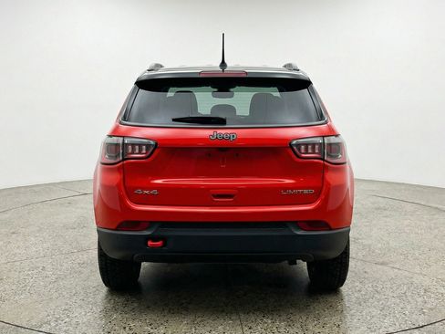 Used 2025 Jeep Compass Trailhawk AWD/4WD image 7