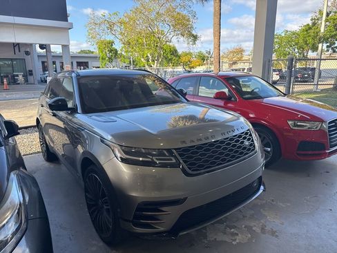Used 2019 Land Rover Range Rover Velar R-Dynamic SE image 3
