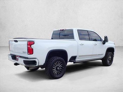 Used 2026 Chevrolet Silverado 2500 High Country w/ High Country Premium Package AWD/4WD image 4