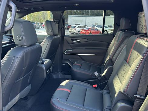 New 2026 Chevrolet Traverse RS image 9