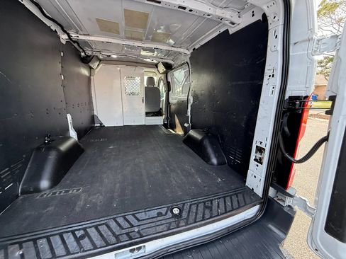 Used 2018 Ford Transit 250 130 Low Roof RWD image 43