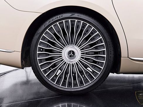 Used 2024 Mercedes-Benz Maybach S 680 4MATIC image 29