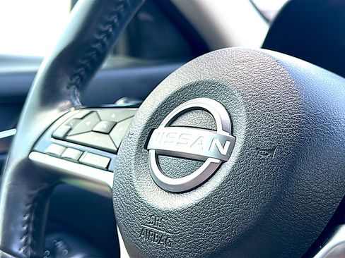 Used 2024 Nissan Altima 2.5 SV w/ SV Premium Package FWD image 31