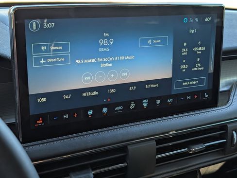 Used 2024 Lincoln Corsair AWD w/ Equipment Group 101A image 15