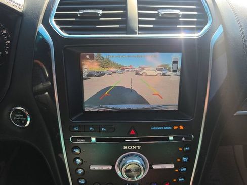Used 2016 Ford Explorer Platinum AWD/4WD image 31