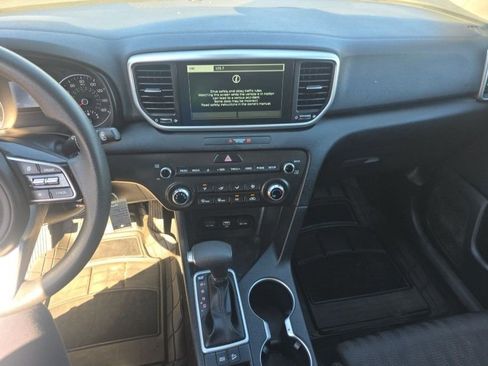 Used 2021 Kia Sportage LX image 28