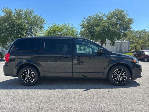 Used 2019 Dodge Grand Caravan GT FWD image 5