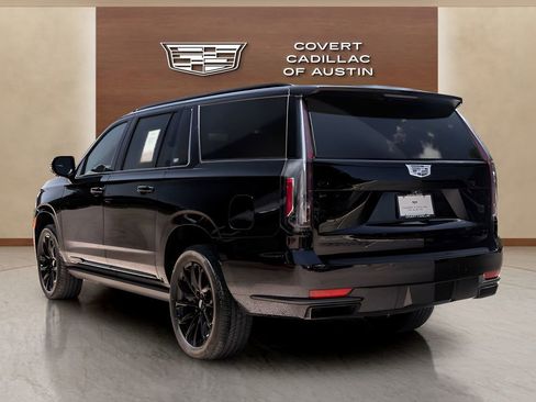 Certified 2024 Cadillac Escalade ESV Sport Platinum w/ LPO, ONYX Package AWD/4WD image 3