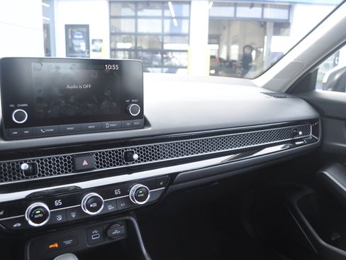 Certified 2024 Honda Civic EX image 22