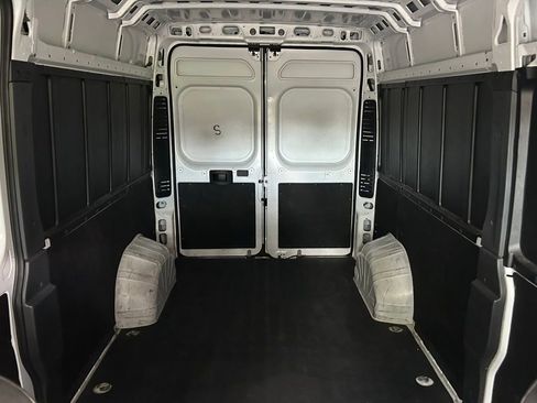 Used 2025 RAM ProMaster 2500 w/ Convenience Group FWD image 15