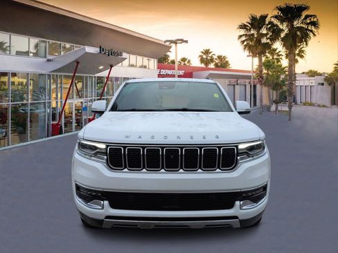 Used 2022 Jeep Wagoneer Series III w/ Premium Group I image 8