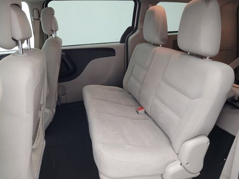 Used 2017 Dodge Grand Caravan SE FWD image 18