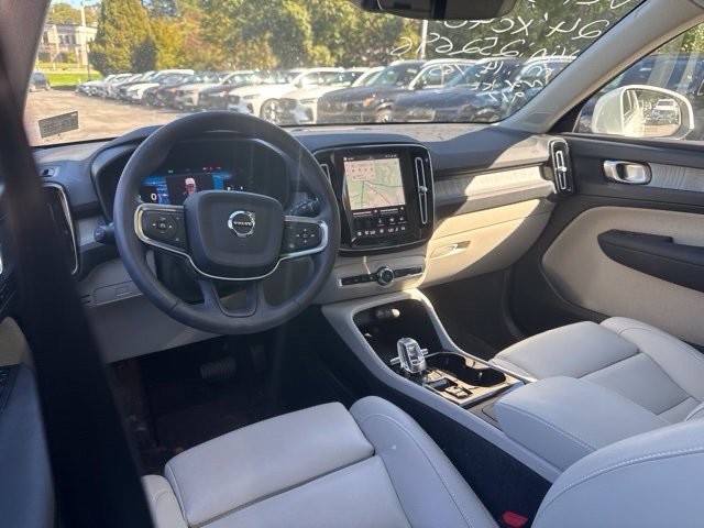 Used 2024 Volvo XC40 B5 Plus w/ Protection Package Premier AWD/4WD image 10