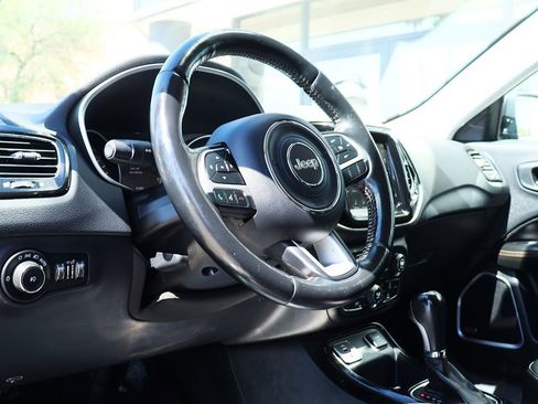 Used 2018 Jeep Compass Limited w/ Navigation Group image 40