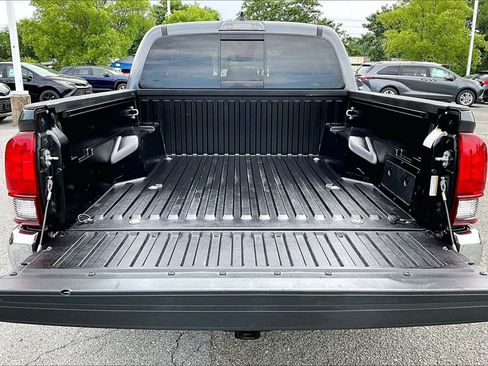 Used 2023 Toyota Tacoma SR5 AWD/4WD image 31