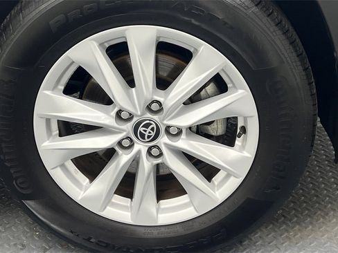 Certified 2022 Toyota Corolla Cross LE image 22