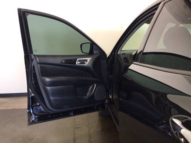 Used 2020 Nissan Pathfinder S AWD/4WD image 19