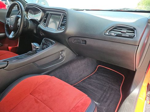 Used 2016 Dodge Challenger R/T Scat Pack RWD image 27
