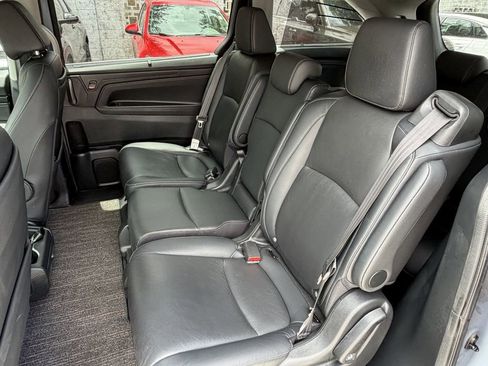 Used 2023 Honda Odyssey Touring image 12