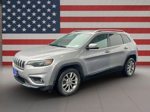 Used 2019 Jeep Cherokee Latitude Plus image 1