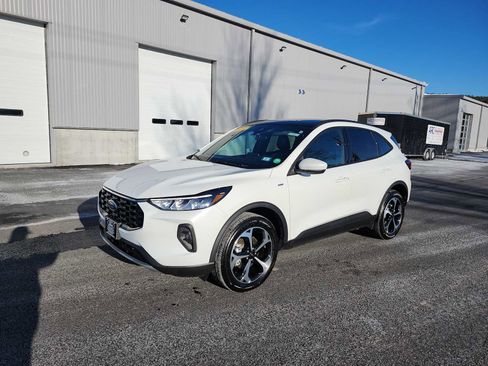 Used 2025 Ford Escape ST-Line Select w/ Class II Trailer Tow Package image 1