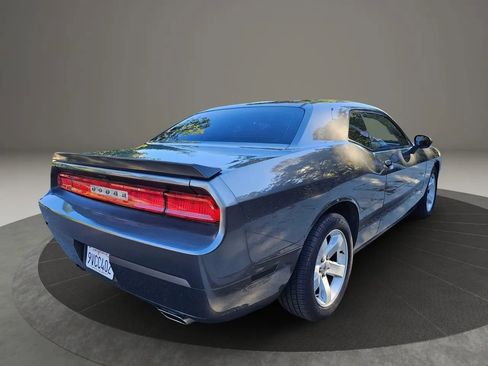 Used 2013 Dodge Challenger SXT image 5