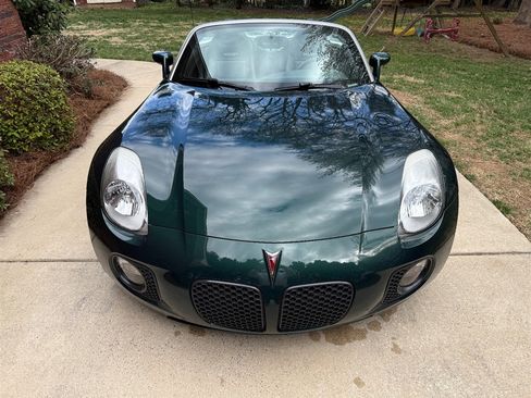 Used 2008 Pontiac Solstice GXP w/ Premium Package image 16