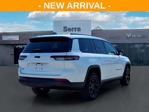 Used 2024 Jeep Grand Cherokee L Altitude AWD/4WD image 6