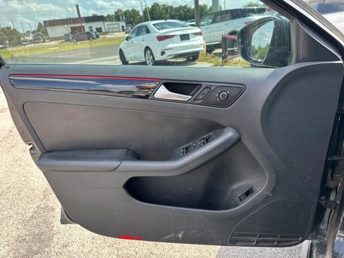 Used 2017 Volkswagen Jetta GLI FWD image 19
