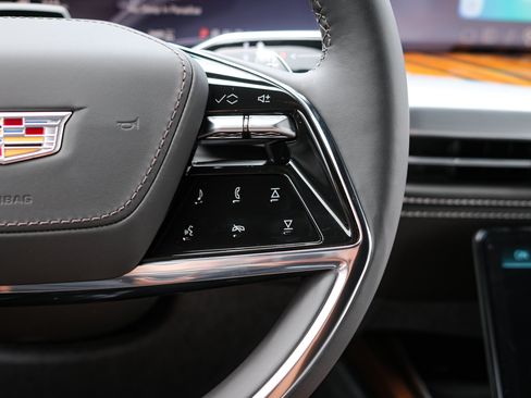 Used 2026 Cadillac Escalade Platinum Sport AWD/4WD image 21