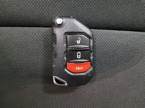 Used 2021 Jeep Wrangler Unlimited Sport AWD/4WD image 32