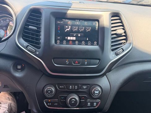 Used 2020 Jeep Cherokee Latitude Lux w/ Trailer Tow Group AWD/4WD image 12