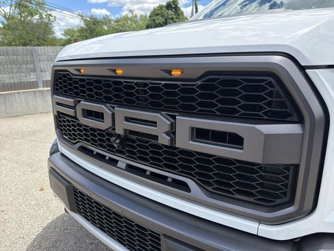 Used 2019 Ford F150 Raptor w/ Equipment Group 802A Luxury AWD/4WD image 16
