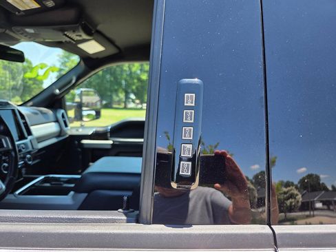 Used 2022 Ford F250 Lariat w/ Chrome Package AWD/4WD image 10