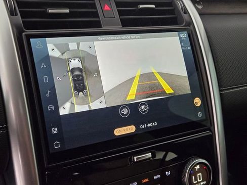 New 2025 Land Rover Discovery Dynamic SE AWD/4WD image 25