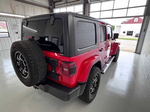 Used 2019 Jeep Wrangler Unlimited Sahara w/ Dual Top Group AWD/4WD image 6