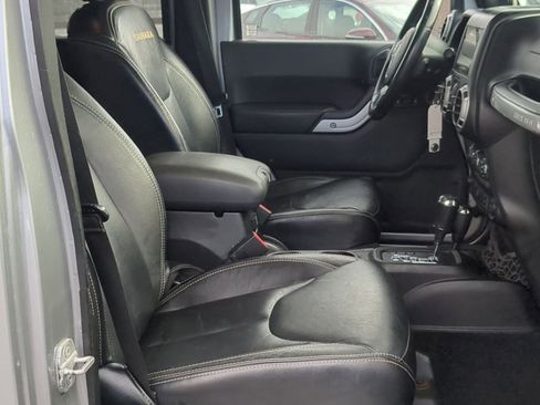 Used 2013 Jeep Wrangler Unlimited Sahara w/ Connectivity Group image 25