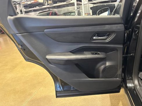 Used 2024 Nissan Ariya FWD image 21