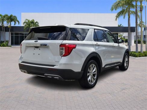 Used 2020 Ford Explorer XLT w/ Equipment Group 202A image 7