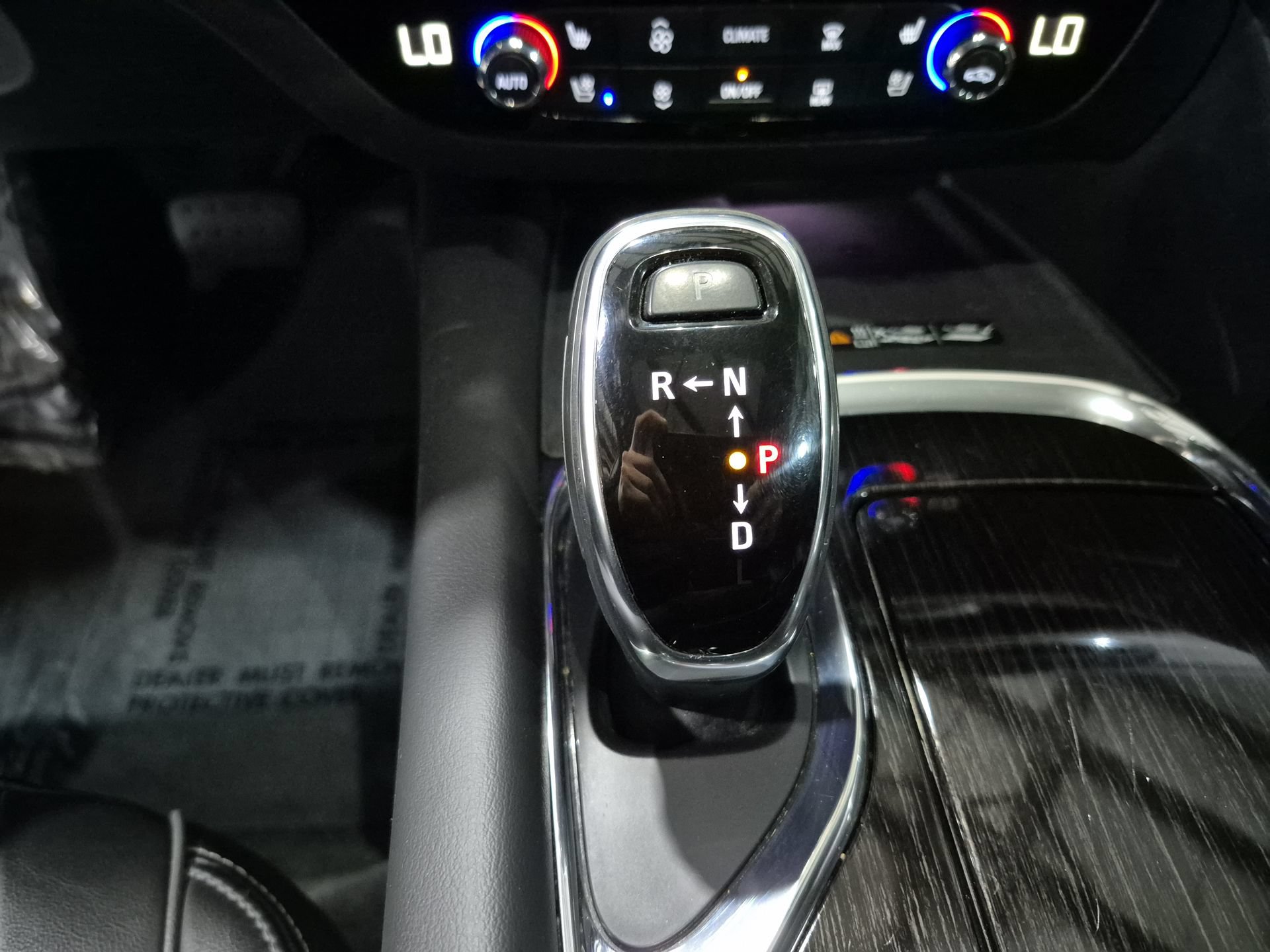 Used 2020 Buick Enclave Avenir w/ Avenir Technology Package AWD/4WD image 17
