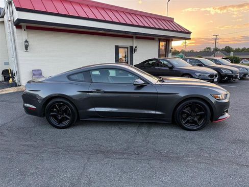 Used 2017 Ford Mustang Coupe RWD image 6