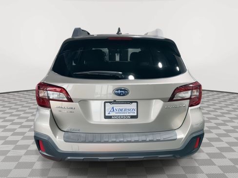 Used 2018 Subaru Outback 2.5i Premium AWD/4WD image 8