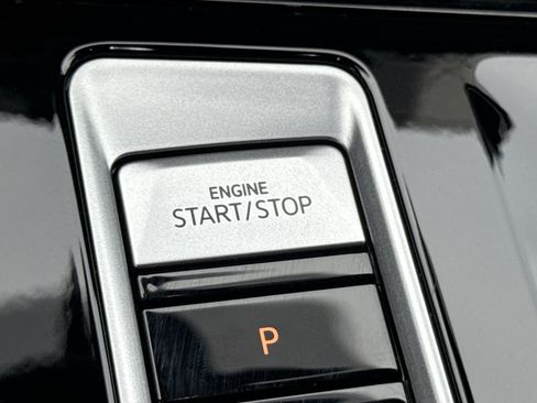 Used 2024 Volkswagen Atlas Cross Sport SE FWD image 27