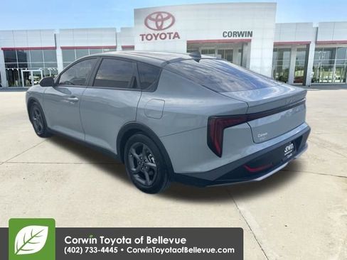 Used 2025 Kia K4 LXS image 3