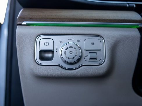 Used 2022 Mercedes-Benz GLE 350 4MATIC image 35