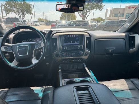 Used 2018 GMC Sierra 2500 Denali w/ Duramax Plus Package AWD/4WD image 6