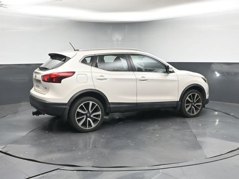 Used 2017 Nissan Rogue Sport SL image 5
