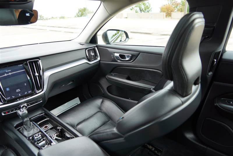 Used 2020 Volvo S60 T6 Momentum AWD/4WD image 46
