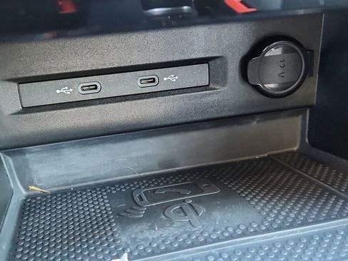 Used 2023 Volkswagen Taos SE image 22