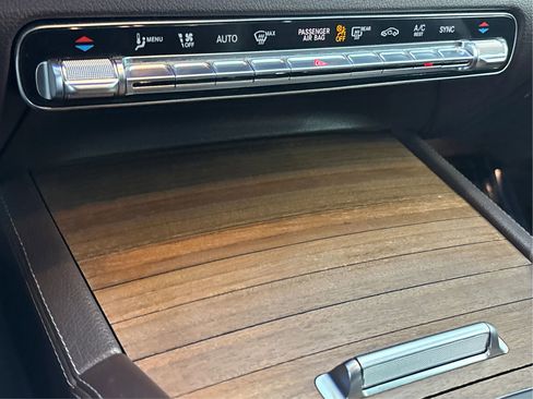 Used 2020 Mercedes-Benz GLS 450 4MATIC image 39